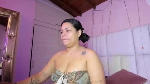 Snapshot of kiana_cream chatting on 09.25.25 N M online show from 09.25.25