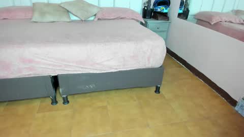 Snapshot of kiana_cream chatting on 10.03.25 N M online show from 10.03.25