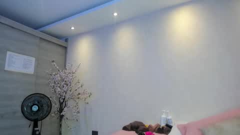 Snapshot of kiana_cream chatting on 10.17.25 N M online show from 10.17.25