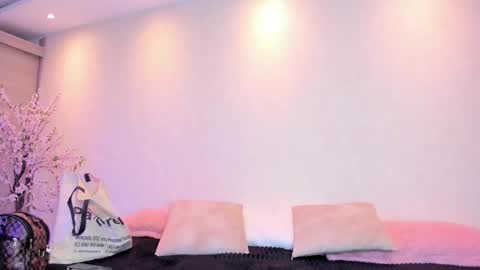 Snapshot of kiana_cream chatting on 10.27.25 N M online show from 10.27.25