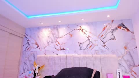 Snapshot of kiana_cream chatting on 11.07.25 N M online show from 11.07.25