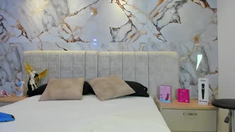    N         M online show from 11.20.25