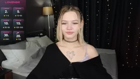 Kiana online show from 12.21.25