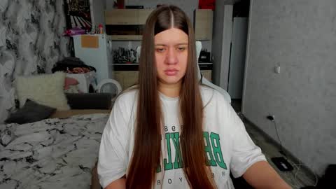 kianna_dior_ online show from 11.11.25