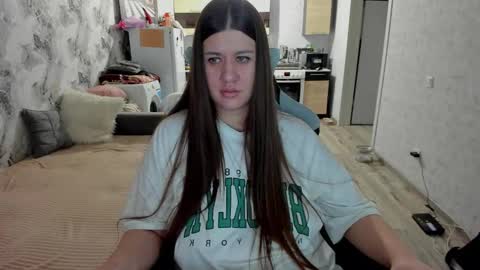 kianna_dior_ online show from 11.12.25