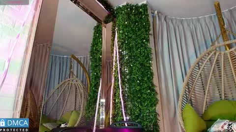 Snapshot of kiara_zahiri_ chatting on 09.12.25 Kiara Zahiri online show from 09.12.25