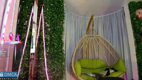 Snapshot of kiara_zahiri_ chatting on 09.15.25 Kiara Zahiri online show from 09.15.25