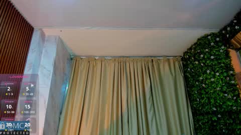 Snapshot of kiara_zahiri_ chatting on 09.18.25 Kiara Zahiri online show from 09.18.25