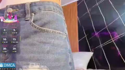 Snapshot of kiara_zahiri_ chatting on 10.03.25 Kiara Zahiri online show from 10.03.25