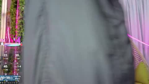 Snapshot of kiara_zahiri_ chatting on 10.04.25 Kiara Zahiri online show from 10.04.25