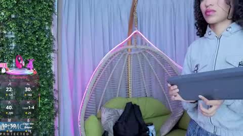 Snapshot of kiara_zahiri_ chatting on 10.14.25 Kiara Zahiri online show from 10.14.25