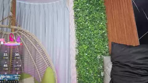 Snapshot of kiara_zahiri_ chatting on 10.30.25 Kiara Zahiri online show from 10.30.25