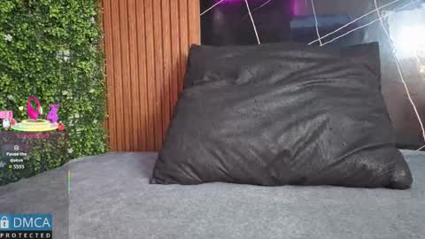 Snapshot of kiara_zahiri_ chatting on 10.31.25 Kiara Zahiri online show from 10.31.25