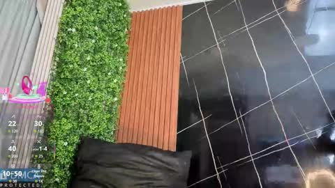 Snapshot of kiara_zahiri_ chatting on 11.03.25 Kiara Zahiri online show from 11.03.25