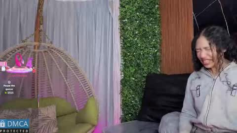 Snapshot of kiara_zahiri_ chatting on 11.05.25 Kiara Zahiri online show from 11.05.25