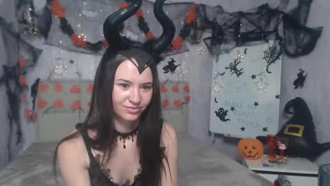 Kara online show from 10.31.25