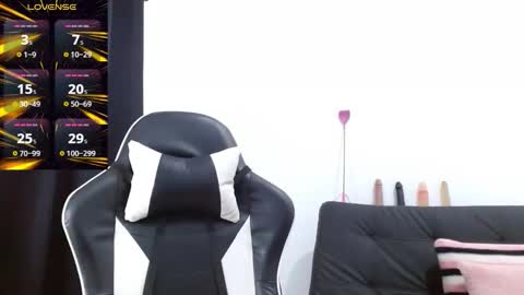 Snapshot of kiararider chatting on 09.27.25 KiaraRider online show from 09.27.25