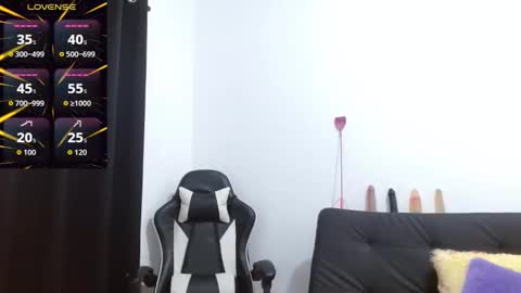 Snapshot of kiararider chatting on 10.24.25 KiaraRider online show from 10.24.25