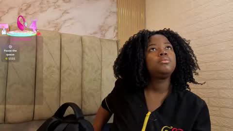 Snapshot of kiarazafira chatting on 10.09.25 kiarazafira online show from 10.09.25