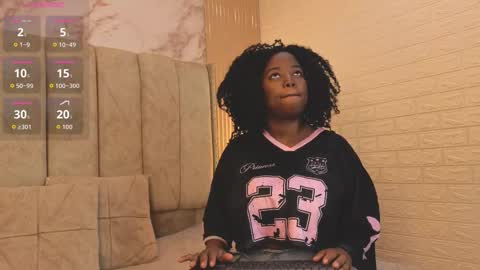 Snapshot of kiarazafira chatting on 10.17.25 kiarazafira online show from 10.17.25