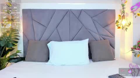 Snapshot of kiarhatrixie chatting on 11.12.25 kiarha online show from 11.12.25