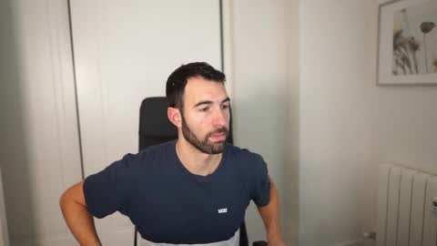 Snapshot of kiatog5 chatting on 03.11.25 Manu online show from 03.11.25