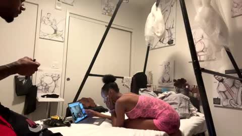 Snapshot of kibrombariu45 chatting on 12.21.24 HunneysPlayRoom online show from 12.21.24
