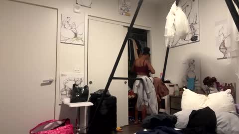 Snapshot of kibrombariu45 chatting on 12.30.24 HunneysPlayRoom online show from 12.30.24