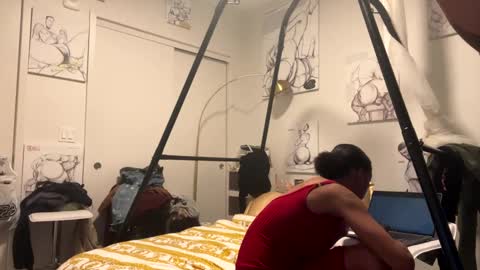 Snapshot of kibrombariu45 chatting on 01.05.25 HunneysPlayRoom online show from 01.05.25
