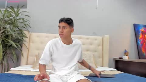 Kieran Derek online show from 10.04.25