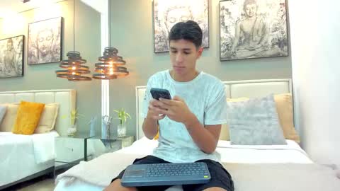 Kieran Derek online show from 12.17.25