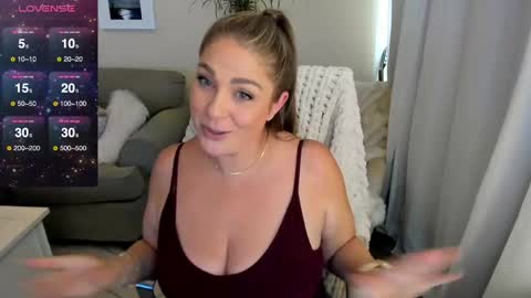 Kiera Reines online show from 09.17.25
