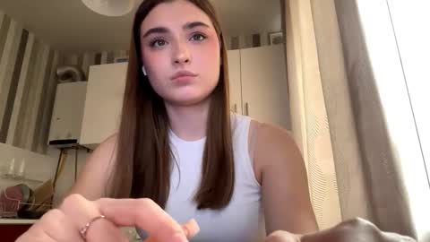 Ola my name is Lissa  Lets hit 10 Thumbs Up together   online show from 03.19.26