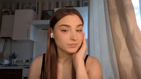 Snapshot of kierstentates chatting on 04.22.26 Ola my name is Lissa Lets hit 10 Thumbs Up together online show from 04.22.26