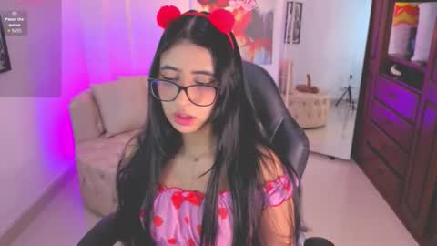 Snapshot of kiim__samanta chatting on 10.14.25 kiim__samanta online show from 10.14.25