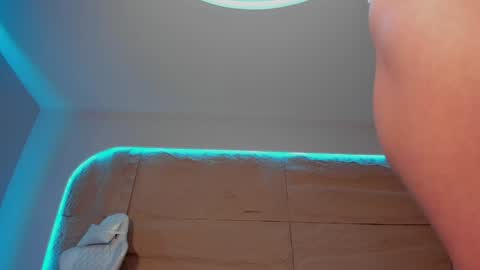 Snapshot of kiimcooper chatting on 01.07.25 KIM COOPER online show from 01.07.25