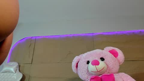 Snapshot of kiimcooper chatting on 01.25.25 KIM COOPER online show from 01.25.25