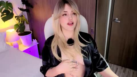 Snapshot of kiimtyler_ chatting on 11.14.25 KiimTyler Onlyfanskiimtyler online show from 11.14.25