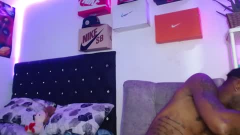 Kiing Black online show from 02.20.25