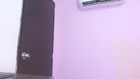 Snapshot of kiitty_horny_ chatting on 10.09.25 Melody online show from 10.09.25