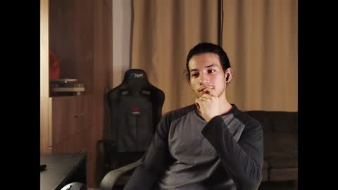 kikeruiz 19 online show from 12.05.24