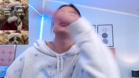 kIKI online show from 11.15.25