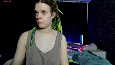 Kiki online show from 12.23.25