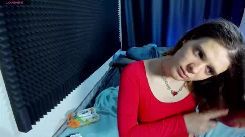 Snapshot of kiki_krash chatting on 02.26.26 Kiki online show from 02.26.26