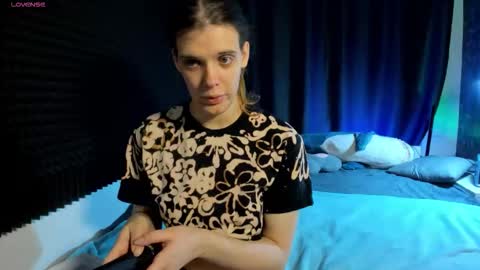 Snapshot of kiki_krash chatting on 03.01.26 Kiki online show from 03.01.26