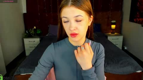 Snapshot of kiki_shanel chatting on 05.27.26 Kiki online show from 05.27.26