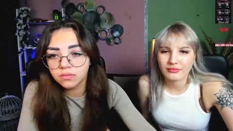 Snapshot of kiki_swan chatting on 12.04.25 kiki_swan online show from 12.04.25