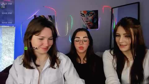 Snapshot of kiki_swan chatting on 02.07.26 kiki_swan online show from 02.07.26