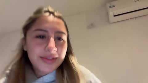 Snapshot of kikibae2 chatting on 11.01.25 kikibae2 online show from 11.01.25