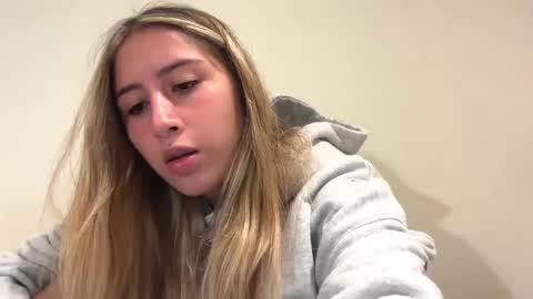 Snapshot of kikibae2 chatting on 11.03.25 kikibae2 online show from 11.03.25